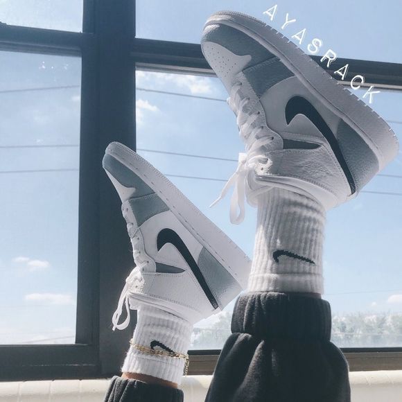 Custom Nike air jordan black and dark gray - Picture 8 of 9